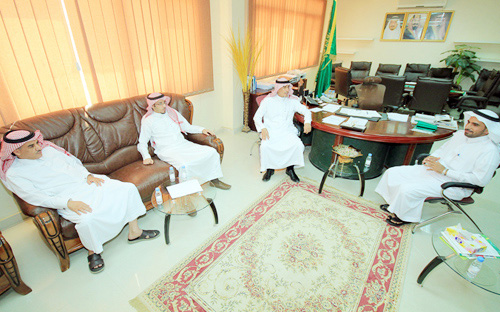 لقاء بين تعليم المجمعة والكلية التقنية