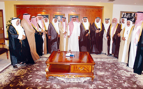 رئيس المؤسسة العامة للموانئ يستقبل محافظ ينبع وعدداً من لجنة الأهالي