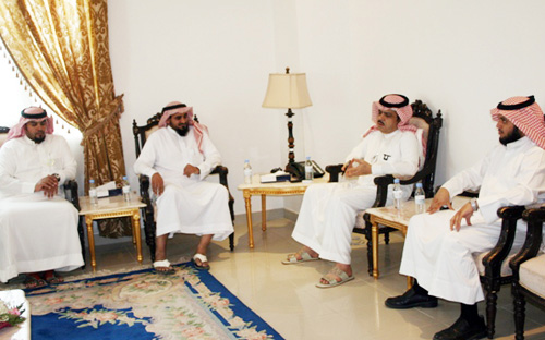 محافظ الرس يستقبل منسوبي المعهد العلمي