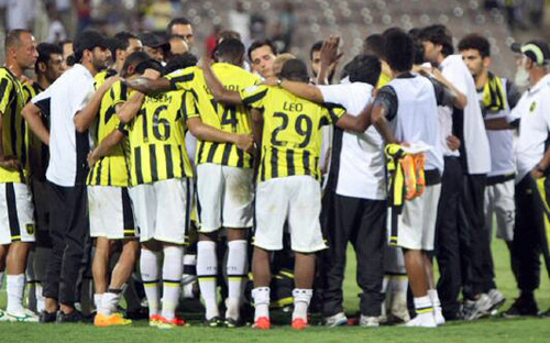 لاعبو الاتحاد عبر ( الجزيرة ) يؤكدون : هدفنا هزيمة الأهلي وإسعاد جماهيرنا 
