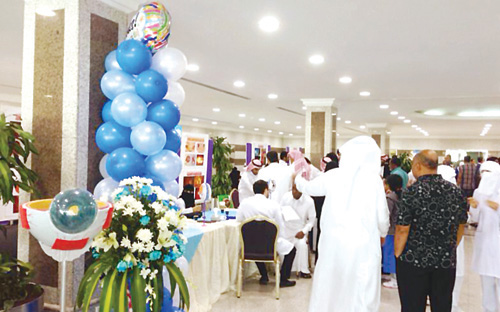 مستشفى الملك فهد الجامعي يحتفل باليوم العالمي للبصر بفحص عيون ألف شخص 