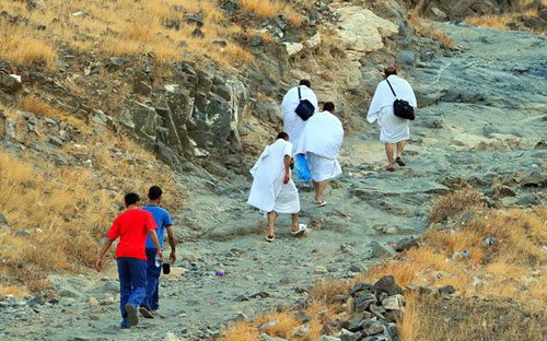 القبض على ثلاثة وافدين يروجون لحملات حج وهمية 