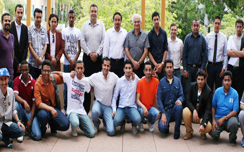 طلاب جامعة سلمان ينفذون مشروعاتهم في جامعة كاليفورنيا