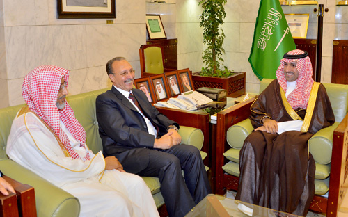 نائب أمير منطقة الرياض يستقبل النائب العام لجمهورية الجزائر 