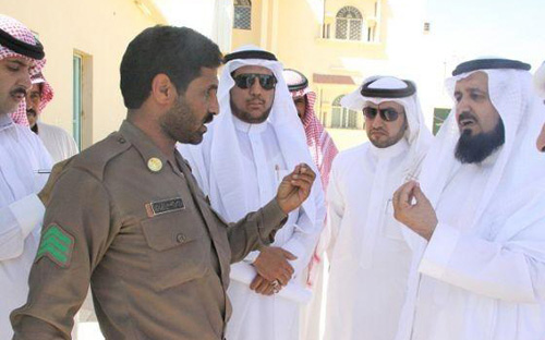 الأهالي ومنسوبو تعليم طريف يواجهون المدير العام بالملاحظات