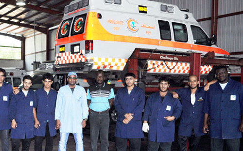 تشغيل المتدربين في صيانة آليات الهلال الأحمر