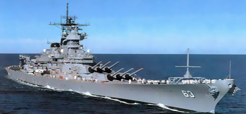 سفينة تابعة للبحرية الأمريكية تنقذ مهاجرين قرب مالطا