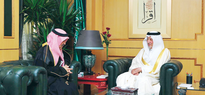 الأمير خالد الفيصل يستقبل رئيس الهيئة الوطنية لمكافحة الفساد 