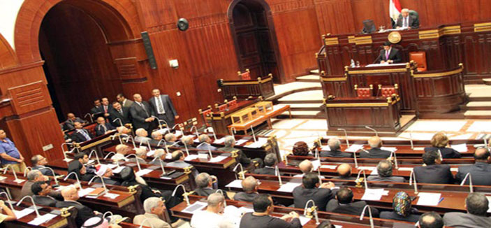 مصر تلغي العمل بقانون الصكوك وتستحدث آلية السندات الإيرادية 