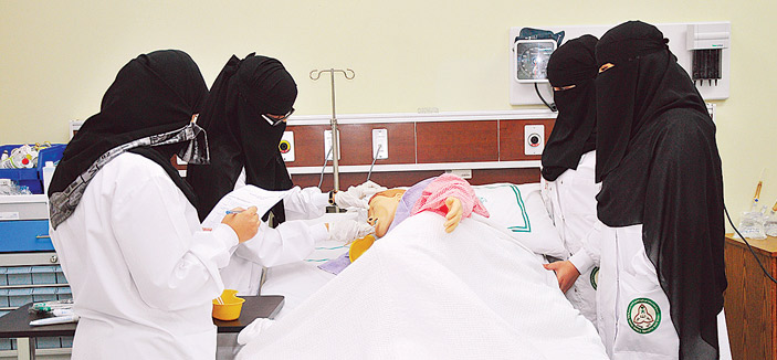 دراسة: 95 % من المرضى ومرافقيهم راضون عن أداء الممرضة السعودية 