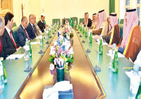 سعود الفيصل يتباحث مع رئيس الوزراء الليبي