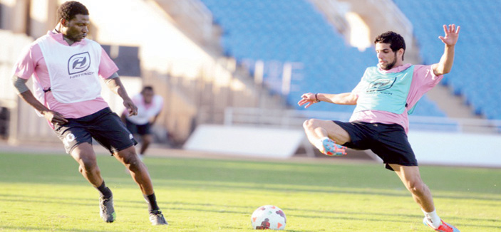 استنفار شرفي بالرائد لدعم الفريق ورصد مكافآت فوز 