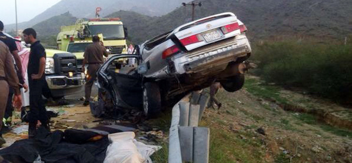 حادث ثلاثي يتسبب في وفاة 5 وإصابة حرجة في الباحة 