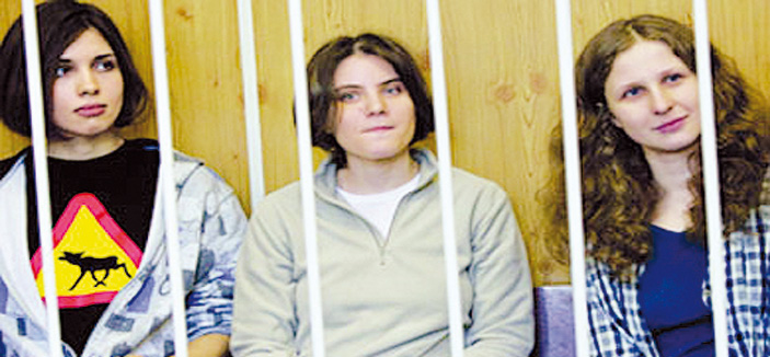 فرقة بوسي رايوت الروسية تعد بالعودة للمسرح 