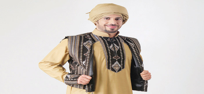 عائشة العتيبي تطالب بتغيير الثوب السعودي 