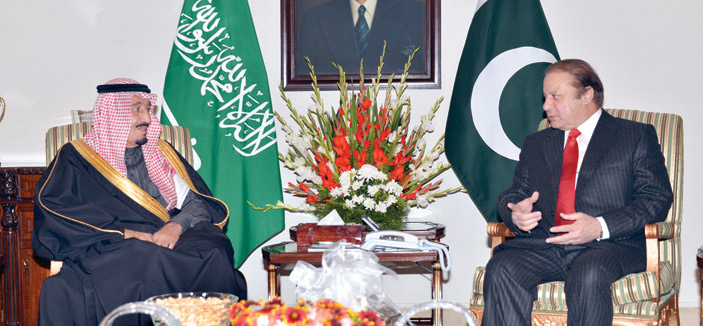 سمو ولي العهد يبحث مع رئيس الوزراء الباكستاني التطورات على الساحتين الإقليمية والدولية 