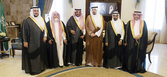 الأمير مشعل بن عبدالله يستعرض التقرير الخاص بحقوق الإنسان 