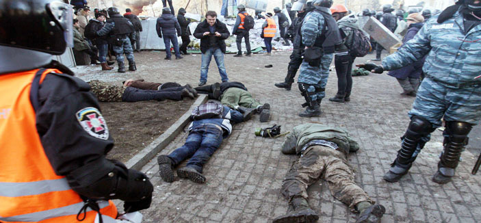 أوكرانيا.. تواصل الاشتباكات بين المتظاهرين والشرطة.. والرئيس يعلن اليوم حدادًا وطنيًّا بعد مقتل 25 شخصًا 
