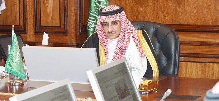وزير الداخلية يؤكد أهمية تحويل جميع تعاملات قطاعات الوزارة إلكترونياً 