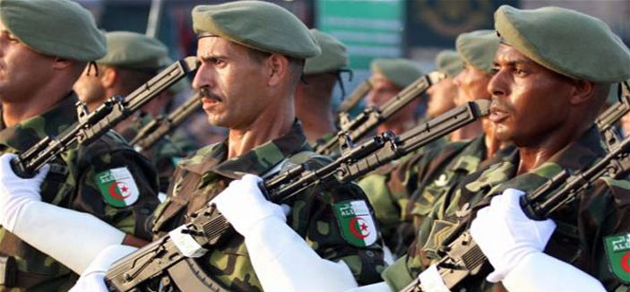 الجيش الجزائري يحبط محاولة تهريب أكثر من 40 صاروخاً من ليبيا 