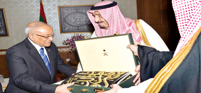 الأمير سلمان يلتقي الرئيس السابق لجمهورية المالديف 