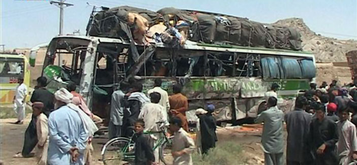 مقتل 13 شخصا إثر انفجار حافلة في أفغانستان 