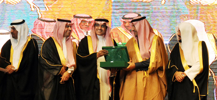 نائب أمير الرياض يكرم موبايلي لدعمها الجمعية السعودية للإعاقة السمعية 