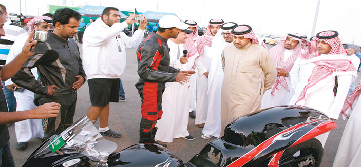 الأمير تركي بن عبد الله يشيد بجهود أمانة الرياض في تنمية روح التنافس بين الشباب 