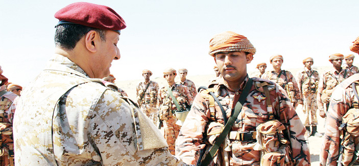 الأمير فهد بن تركي وقائد الجيش العماني يشهدان البيان العملي الأخير للتمرين 