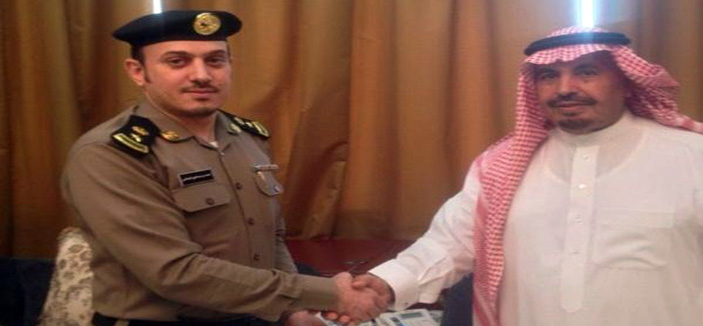 أمير الرياض يكرِّم قائد دوريات وادي الدواسر بخطاب شكر ومكافأة مالية 
