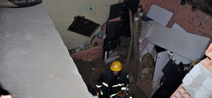 انهيار سقف منزل شعبي ونجاة العائلة بمركز بدع بن خلف 