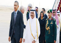 أمير الرياض يتقدم مستقبلي أوباما لدى وصوله الرياض
