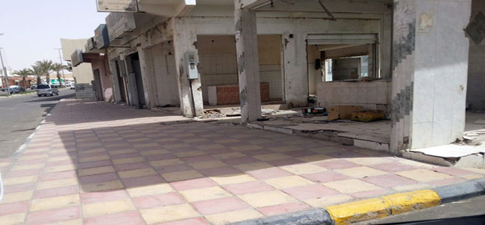 سوق خضار القريات القديم مكب للنفايات 