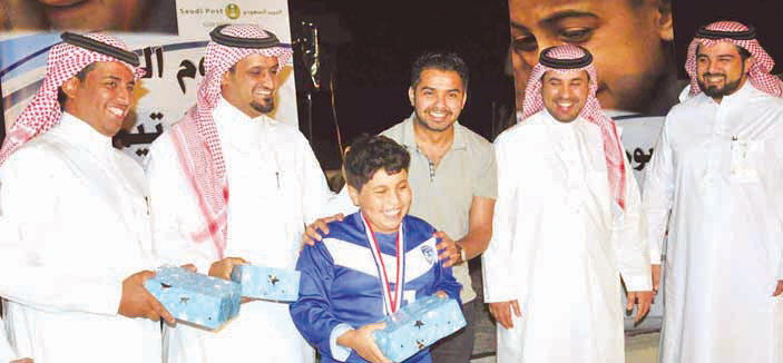 النصر والفنانون يحتضنون الأيتام في يومهم العربي 