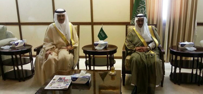 بحضور السفير (د. آل الشيخ): سفارة خادم الحرمين الشريفين بالبحرين تستقبل المبايعين للأمير مقرن 