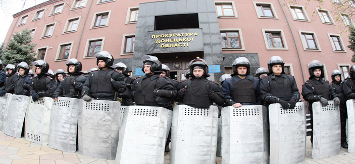 الانفصاليون لا يزالون يحتلون مباني في شرق أوكرانيا رغم قدوم رئيس الوزراء   