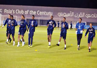 عيادة الهلال تعج بالمصابين والفريق يغادر اليوم للإمارات