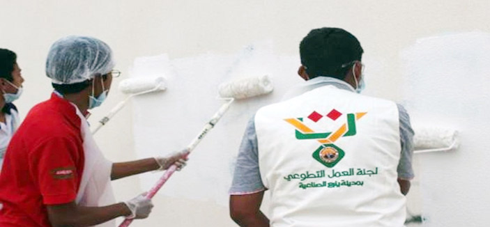 الهيئة الملكية بينبع تعيد دهان وتجميل الجدران داخل 161 موقعاً بالأحياء 