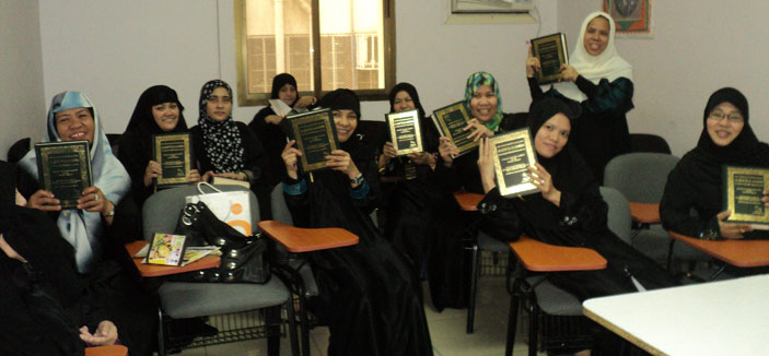 توزيع 20 ألف «تفسير فلبيني» بالمدينة الصناعية بجدة 