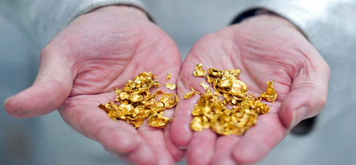 أطباء يخرجون 12 قطعة ذهب صغيرة من أمعاء رجل أعمال 