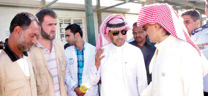 الوليد بن طلال يزور العيادات التخصصية السعودية في الزعتري 