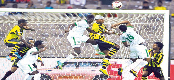 الأمير خالد بن عبد الله يحفز الأهلاويين قبل الديربي.. واستبعاد الجاسم! 