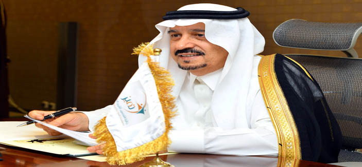 الأمير فيصل بن بندر يتوَّج 30 فائزًا وفائزة بجائزة القصيم للتميز 