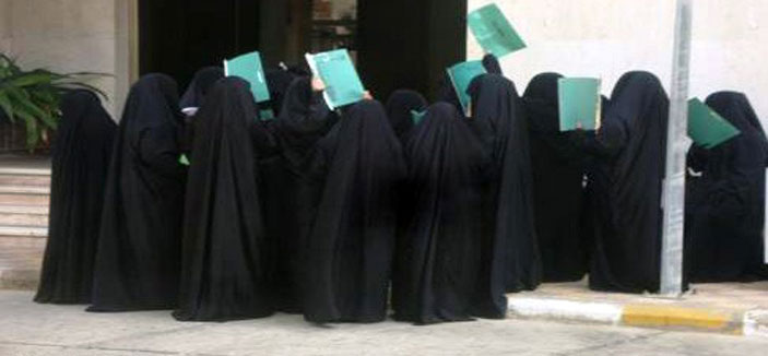 تعيين 22.959 خريجة من الكليات المتوسطة ومعاهد المعلمات قريباً 