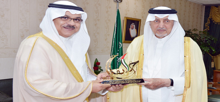 الأمير خالد الفيصل يلتقي مدير جامعة الملك عبدالعزيز 
