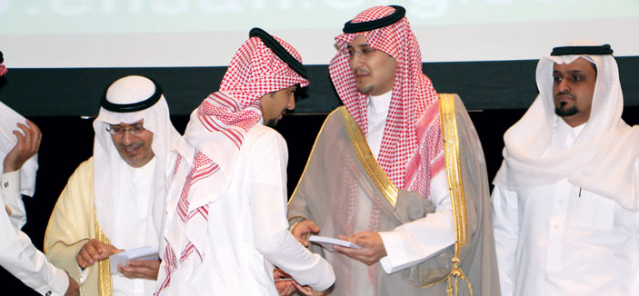وقَّع مع سيف الإسلام بن سعود اتفاقية تأهيل منتهٍ بالتوظيف لعدد 500 من أبناء  الجمعية