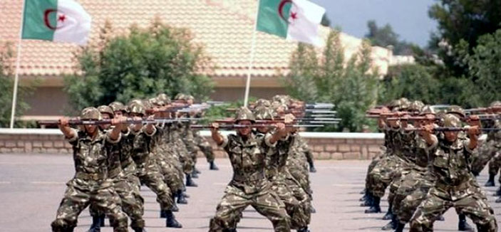 الجيش الجزائري يستنفر قواته على الحدود الليبية 