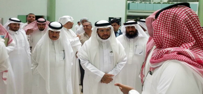 مدير جامعة الجوف يدشن الملتقى والمعرض العلمي بكلية العلوم 