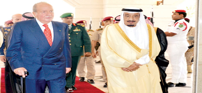 الأمير سلمان يستقبل ملك إسبانيا ويقيم مأدبة غداء تكريماً له 