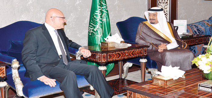 نائب الملك يبحث مع رئيس وزراء لبنان آفاق التعاون وآخر التطورات 